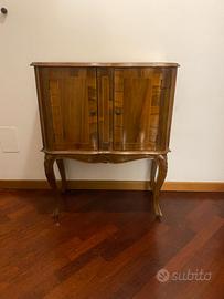 Mobile in legno
