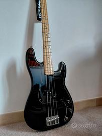 Fender Precision Bass Made in Mexico (MIM) Black –
