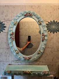 Specchio e mensola bagno