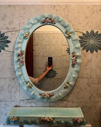 Specchio e mensola bagno