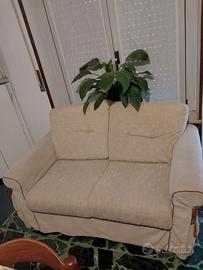 DIVANO IN PERFETTE CONDIZIONI A  VERONA 