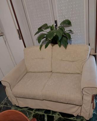 DIVANO IN PERFETTE CONDIZIONI A  VERONA 