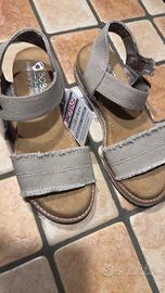 Sandali beige skechers numero 35 chiusura a strap