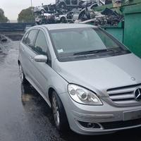 Ricambi Mercedes Classe B200 CDI automatica Anno 2