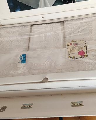 Completo letto e copriletto  matrimoniale.