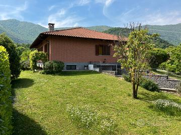 Villa nuova vicino a Torino nel verde