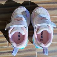 scarpe da ginnastica numero 20