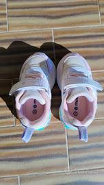 scarpe da ginnastica numero 20