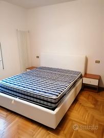 Stanza in zona Montà