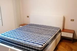 Stanza in zona Montà