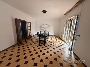 Appartamento 3 Vani Ampio in Condominio