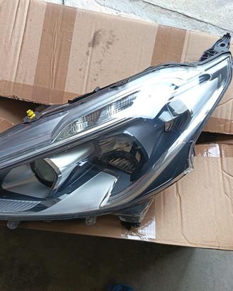 Faro sinistro peugeot 208