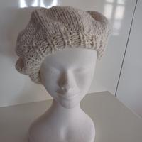 berretto da donna fatto a mano in pura lana 
