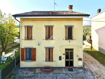 VILLA SINGOLA A LUZZARA