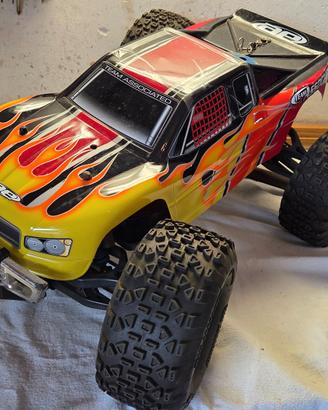 Team Associated  MGT8.0 Thunder Tiger s50         