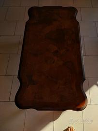 Tavolino con cassetti