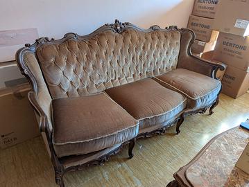 Divano stile shabby in velluto e legno