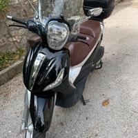 Beverly 300 ie