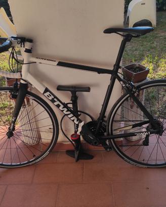 Bici da corsa B twin Triban 520