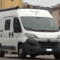 Camper Furgonato 5 metri con WC e doccia