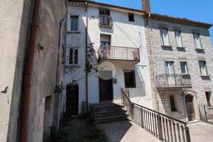 CASA SEMINDIPENDENTE A MONTAGANO
