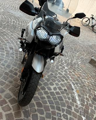 Triumph 800