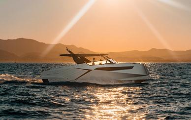 Dracan 42 - PowerCat Planante con fuoribordo