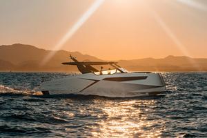 Dracan 42 - PowerCat Planante con fuoribordo