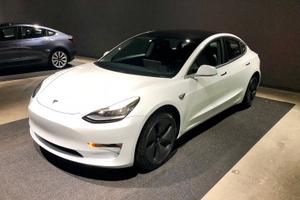 TESLA Model 3 - 2020