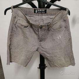 Pantalonici bermuda slim fit taglia 48, usati