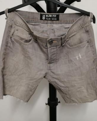Pantalonici bermuda slim fit taglia 48, usati
