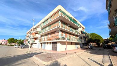 4 LOCALI A MARGHERITA DI SAVOIA