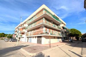 4 LOCALI A MARGHERITA DI SAVOIA