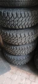 Gomme 285 75 16 e cerchi in lega da 16"