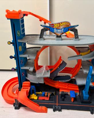 Hot wheels ultimate garage