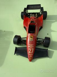 Modellino Ferrari 126 C4 1:24 die-cast bburago