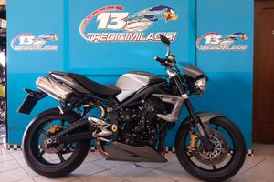 TRIUMPH STREET TRIPLE 675 R