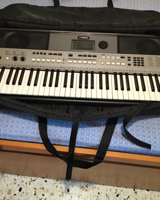 Tastiera Yamaha psr E443