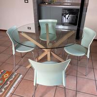 Tavolo moderno in vetro con 4 sedie