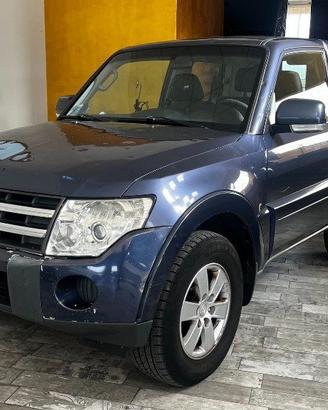 MITSUBISHI Pajero 3.2 DI-D 16V aut. 3p. Instyle