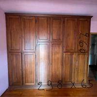 Armadio artigianale in noce massiccio