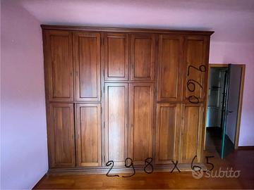 Armadio artigianale in noce massiccio