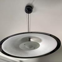 Lampadario moderno per soggiorno-cucina.