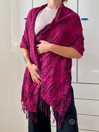 Stola pashmina bordeaux e nera con frange