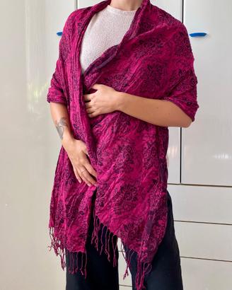 Stola pashmina bordeaux e nera con frange