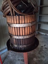pressa torchio per vino