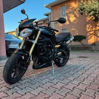 Triumph street triple 675 (A2)