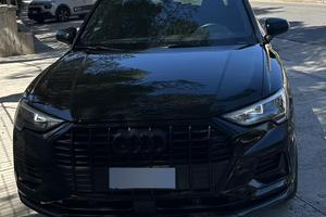 Audi Q3 total blak