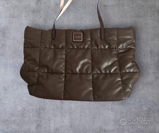 Victoria's Secret shopping bag