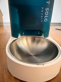 Distributore automatico per animali